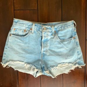 Vintage 501 Levi Light Wash Shorts
